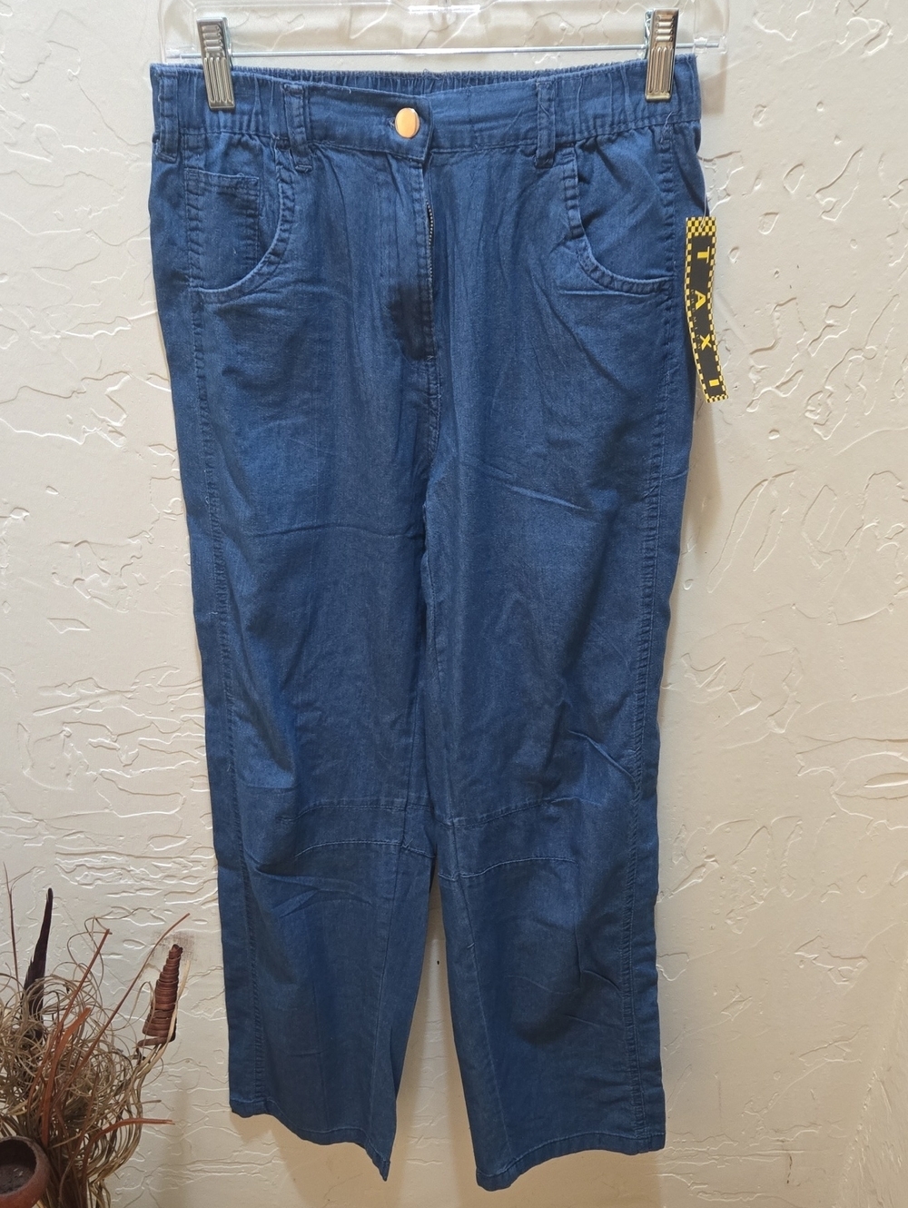 Women's Lightweight Straight-Leg Jeans in Denim Blue